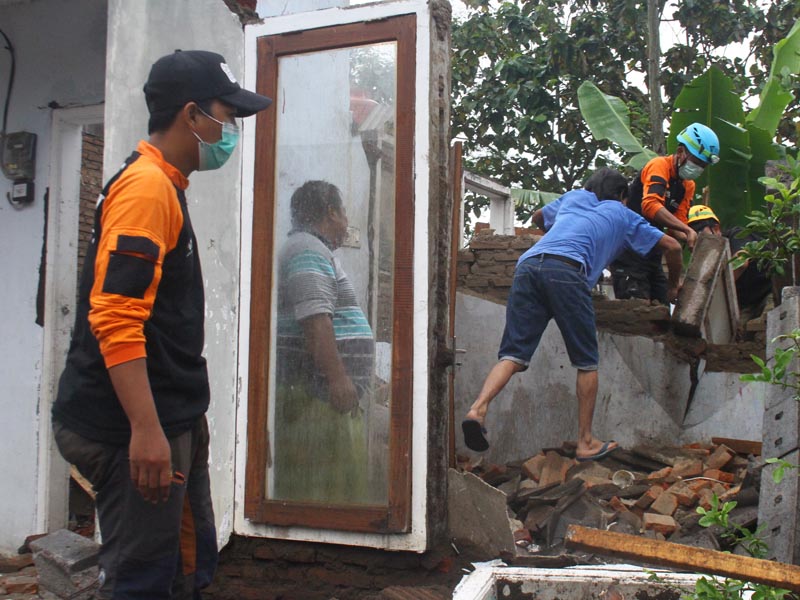 Penanganan Dampak Gempa Malang
