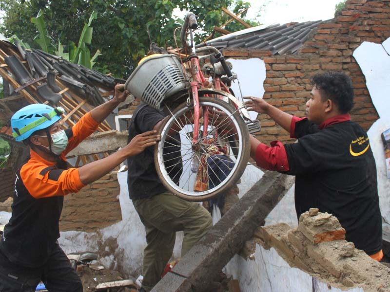 Penanganan Dampak Gempa Malang