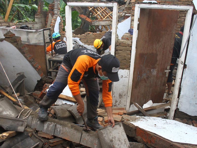 Penanganan Dampak Gempa Malang