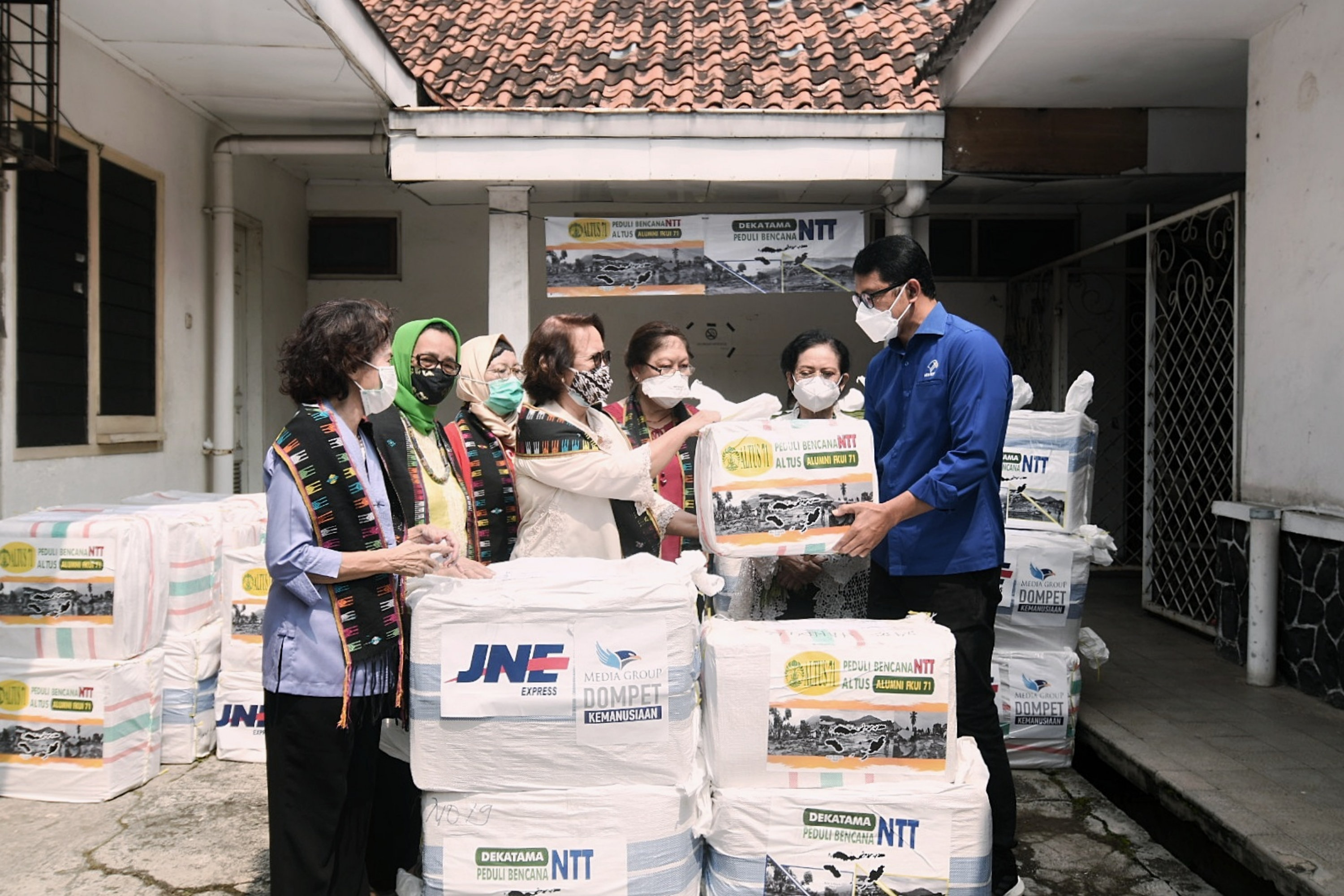 Bantuan untuk Korban Bencana NTT