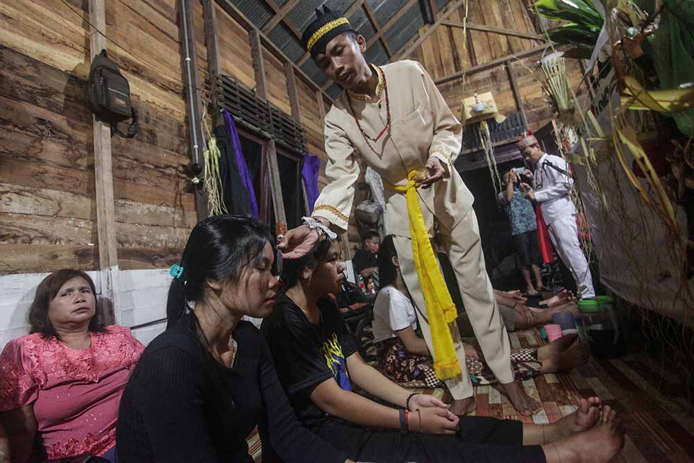 Ritual Balian Pendeng Sawang Garu Dayak Ngaju