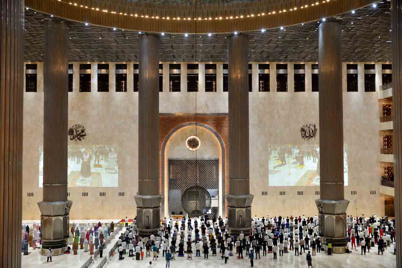  Tarawih Perdana di Masjid Istiqlal Dengan Penerapan Prokes