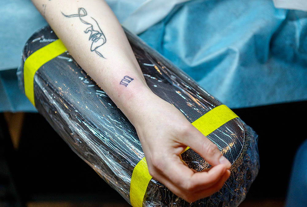 Peringatan dari Ahli Tato Profesional Terkait Tato Semi Permanen