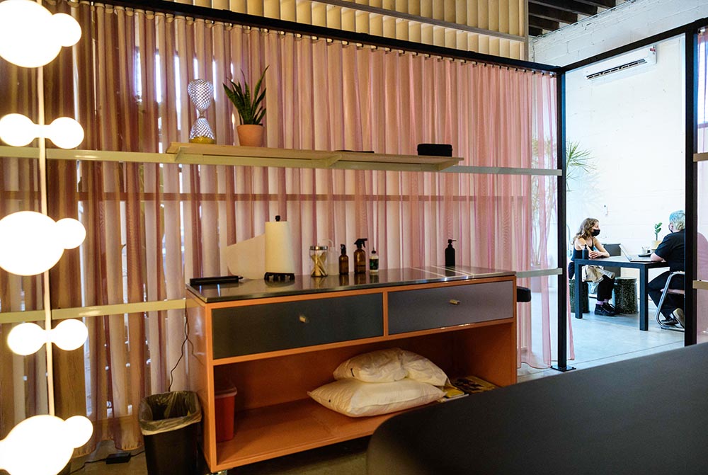 Peringatan dari Ahli Tato Profesional Terkait Tato Semi Permanen