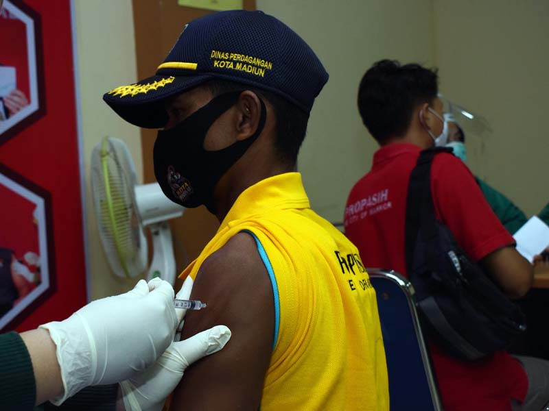 Vaksinasi Covid-19 Bagi Pedagang Pasar 