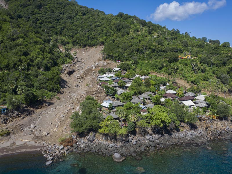 Warga Waimatan Minta Segera Direlokasi