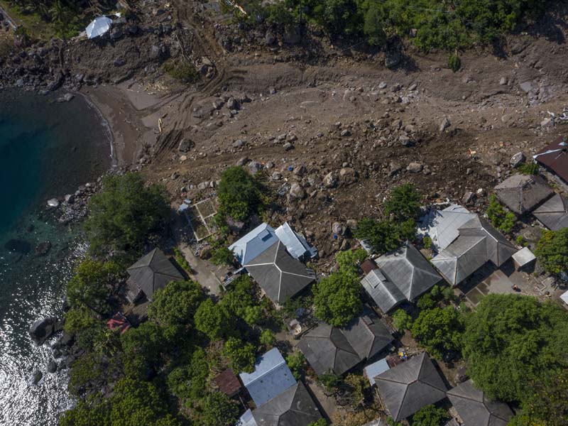 Warga Waimatan Minta Segera Direlokasi