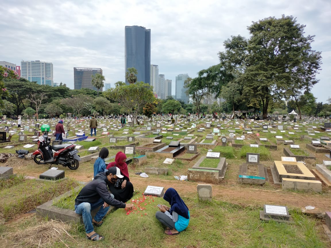 Ziarah Makam Jelang Ramadan