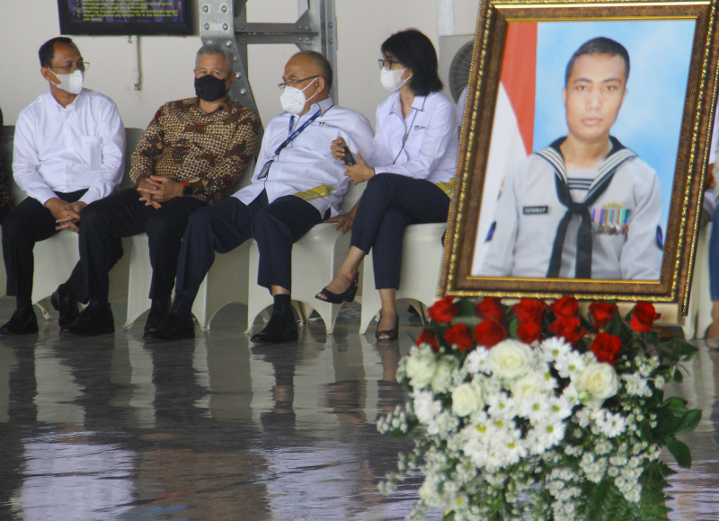 Santunan Asuransi ke Keluarga Korban Kru KRI Nanggala 402