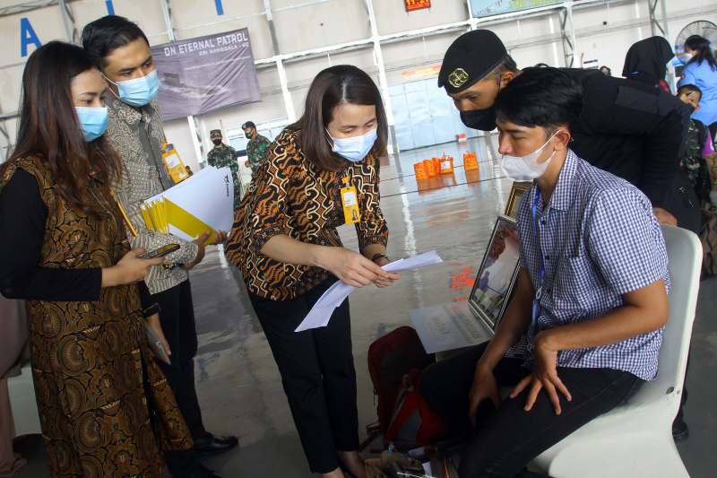 Santunan Asuransi ke Keluarga Korban Kru KRI Nanggala 402