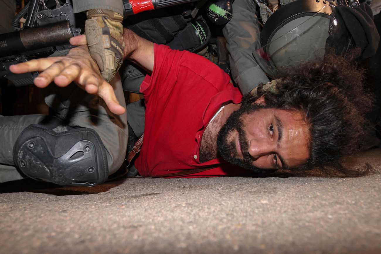 Polisi Israel Serang Warga Palestina