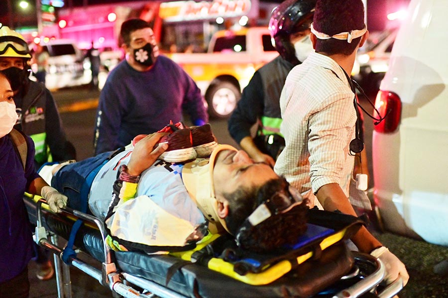 Kereta Layang Metro Jatuh di Meksiko, 15 Orang Tewas 