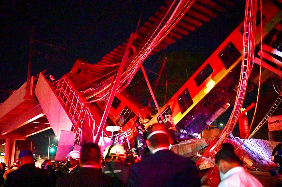 Kereta Layang Metro Jatuh di Meksiko, 15 Orang Tewas 