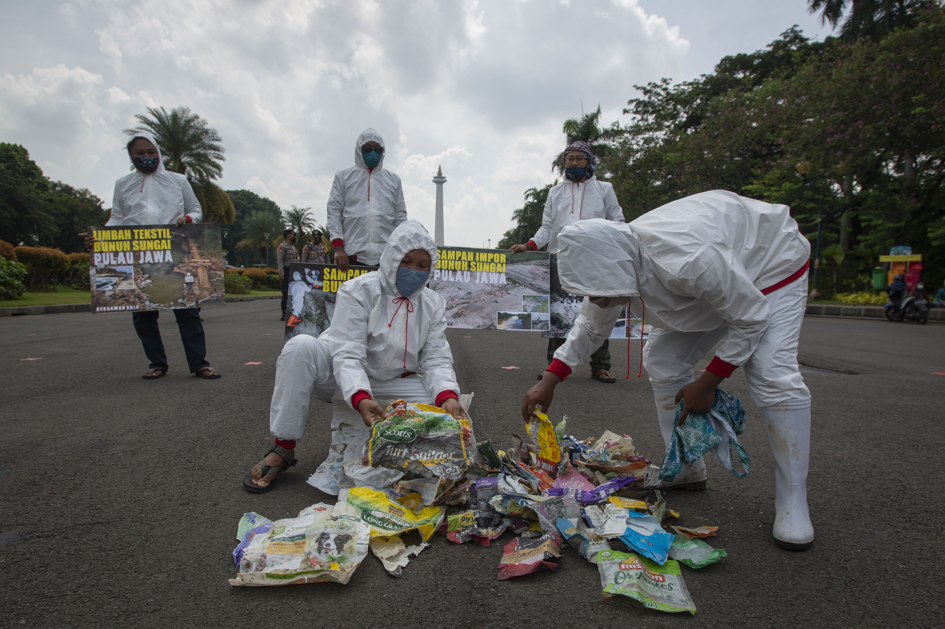 Stop Sampah Impor Masuk Indonesia