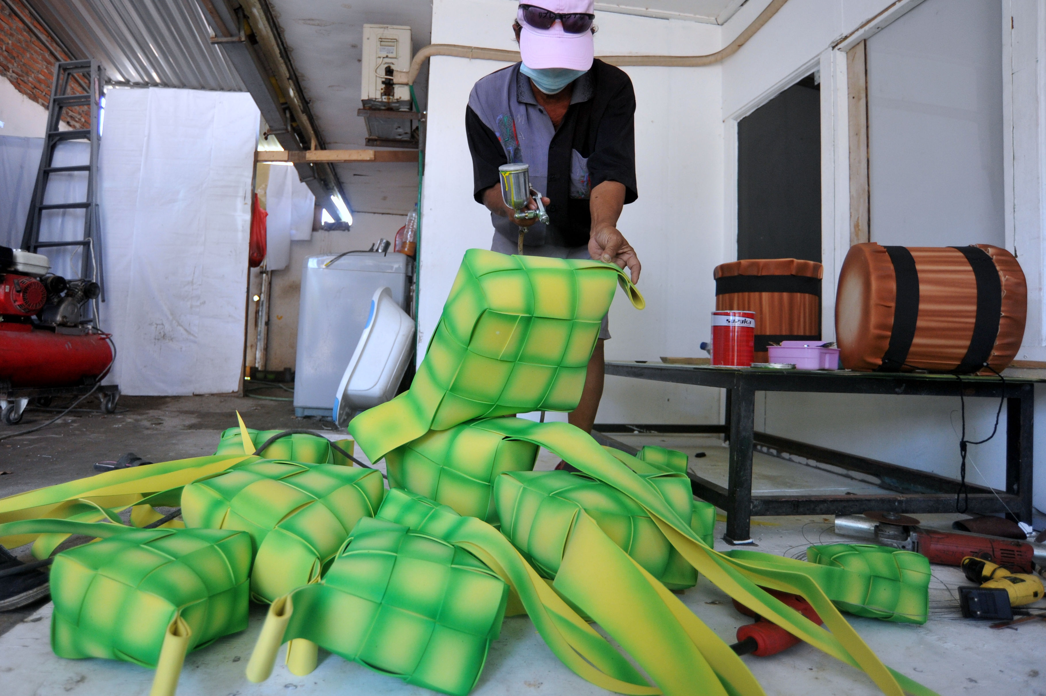 Penjualan Dekorasi Ramadan Menurun