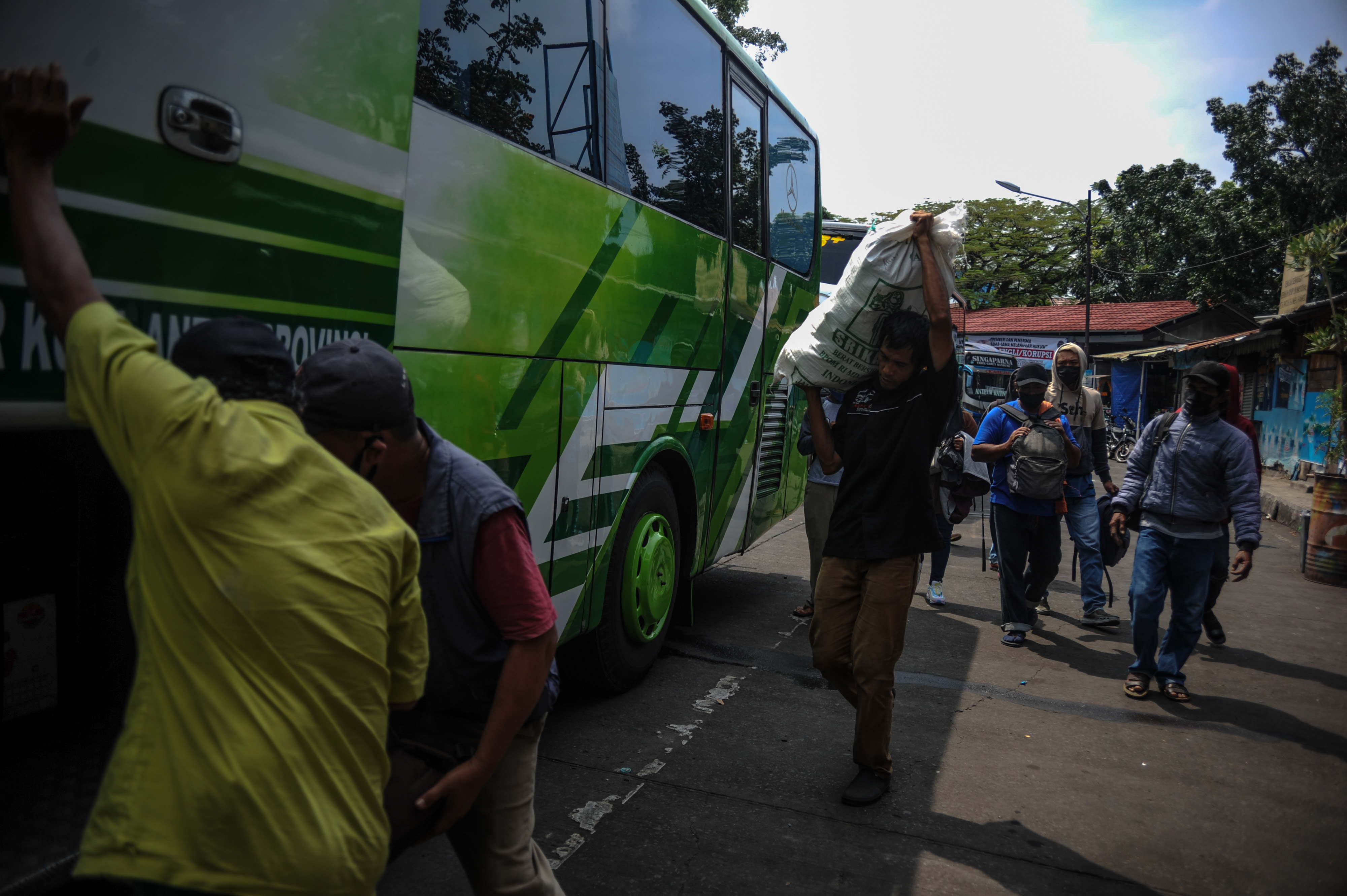Lonjakan Pemudik di Terminal Cicaheum