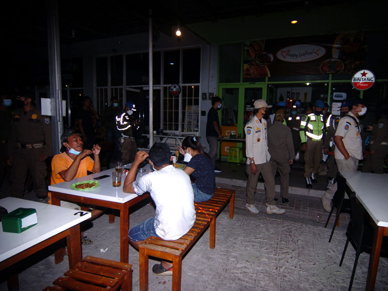 Razia Jam Operasional Dan Protokol Kesehatan