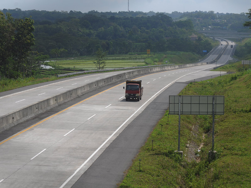 Arus Tol Salatiga Solo Lengang