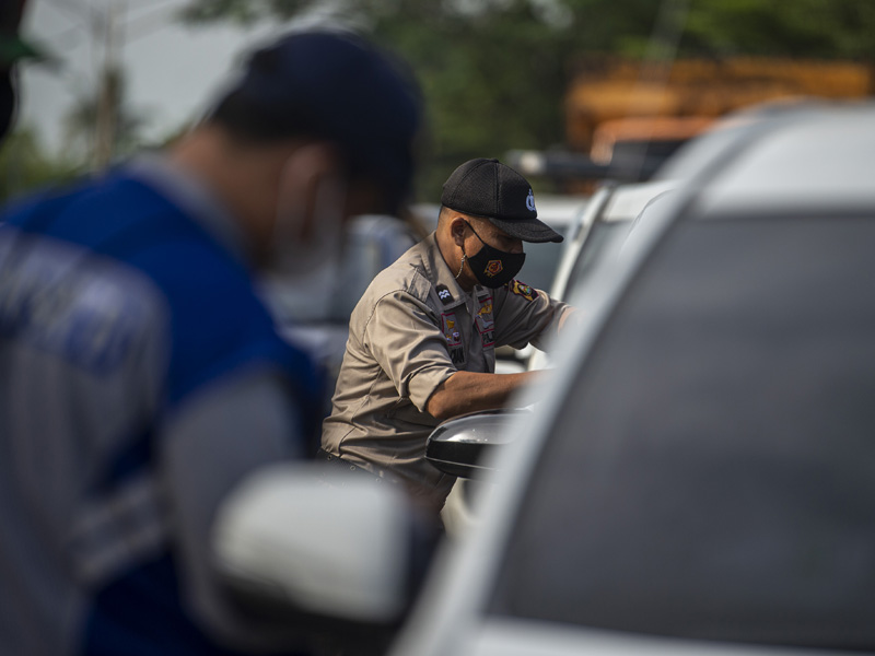 Penyekatan Pemudik Di Jalan Lintas Timur Sumatra