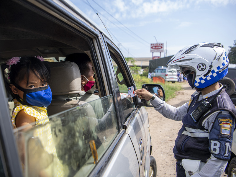 Penyekatan Pemudik Di Jalan Lintas Timur Sumatra