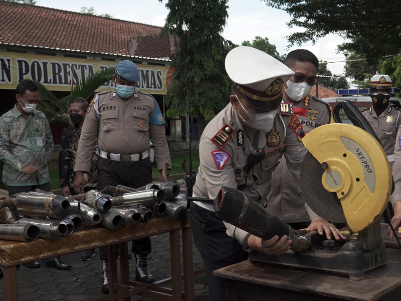 Pemusnahan Miras Dan Satu Juta Petasan