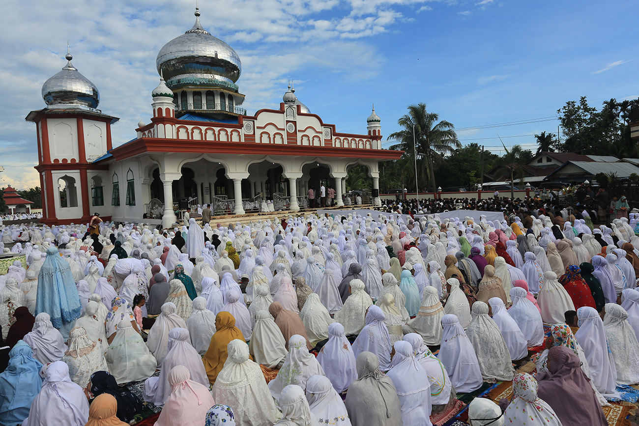  Shalat Idul Fitri Jamaah Tarekat Syattariah 