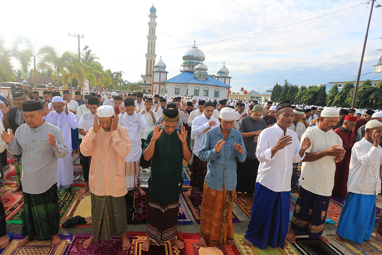  Shalat Idul Fitri Jamaah Tarekat Syattariah 