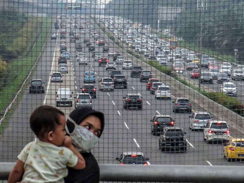 Kapadatan Tol Jagorawi Saat Lebaran Hari Pertama