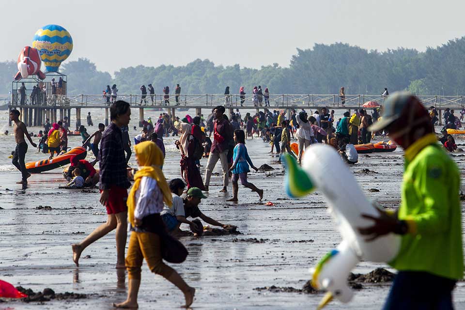 Wisata Pantai Tanjung Pakis, Karawang
