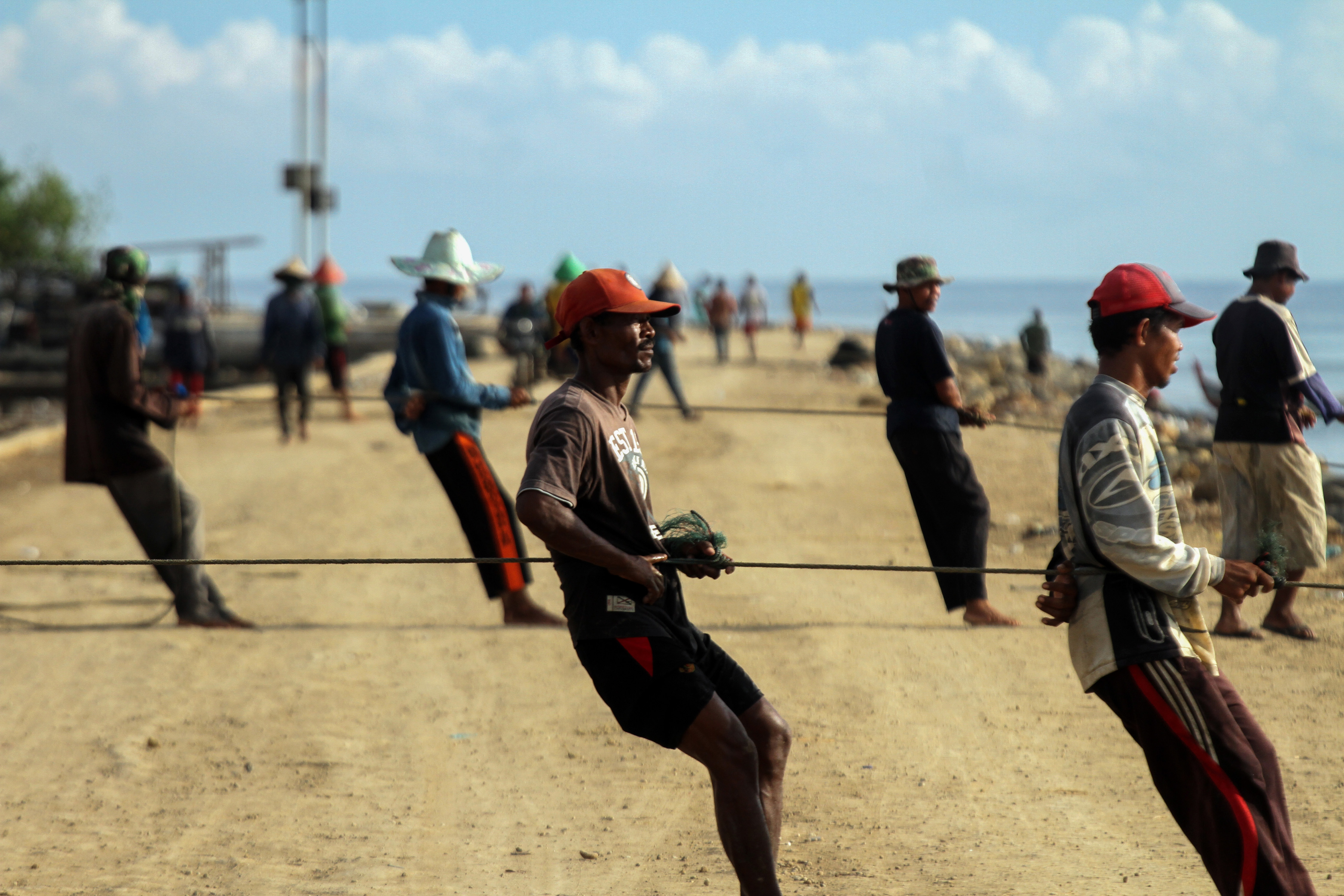  Nelayan Melaut Lebih Awal
