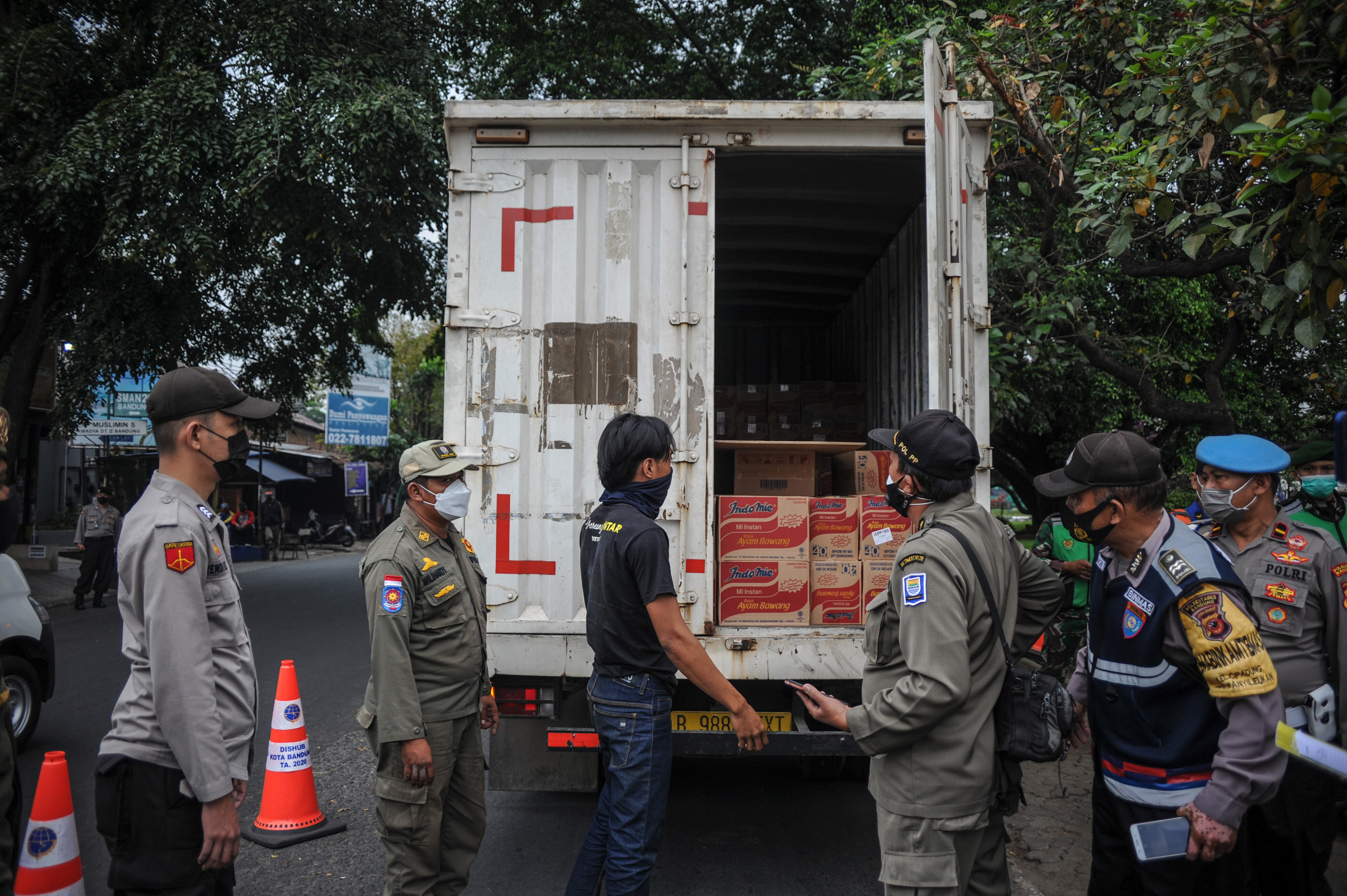 Penyekatan Arus Balik di Bandung