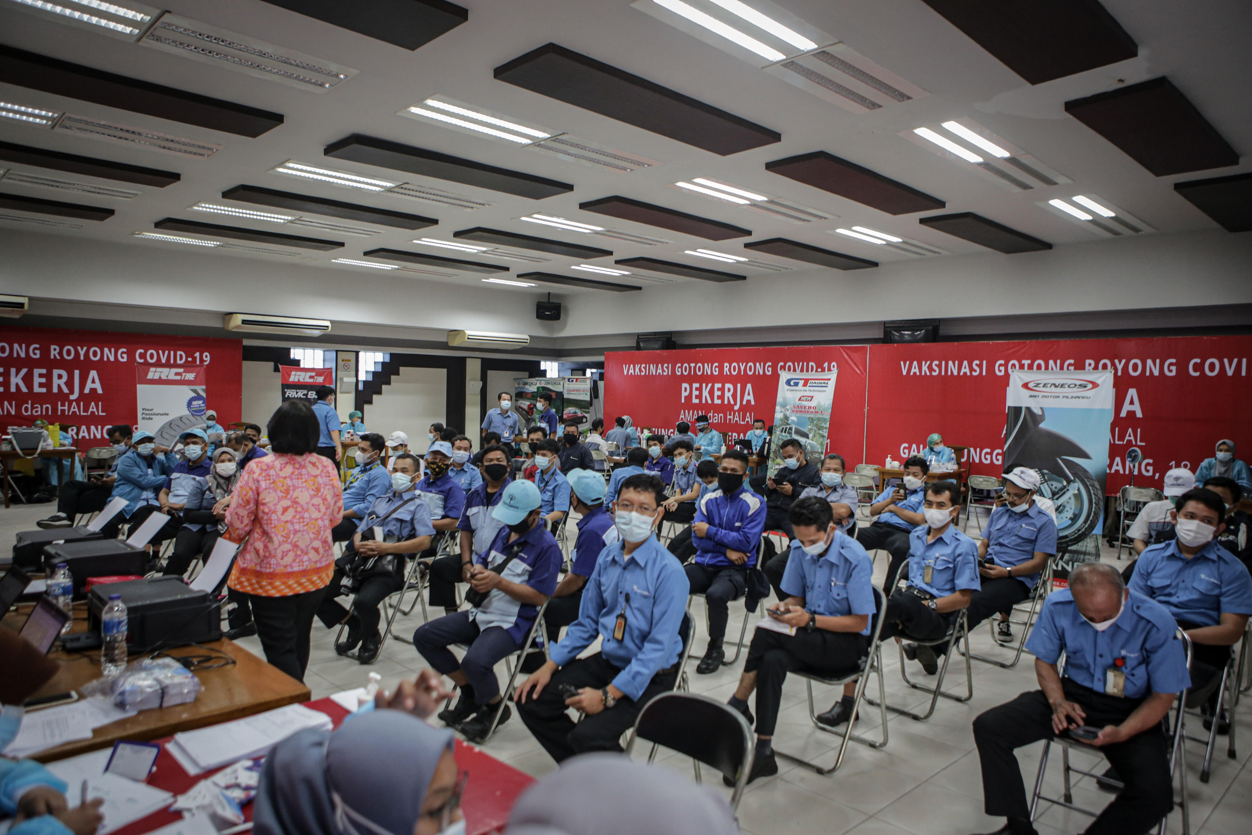 Vaksinasi Gotong Royong di Tangerang