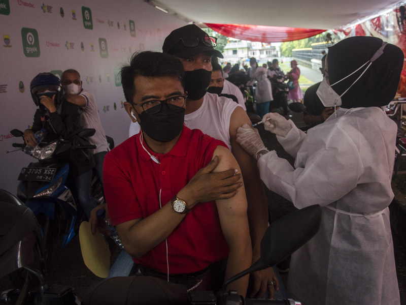 Vaksinasi Drive Thru Di Bandung