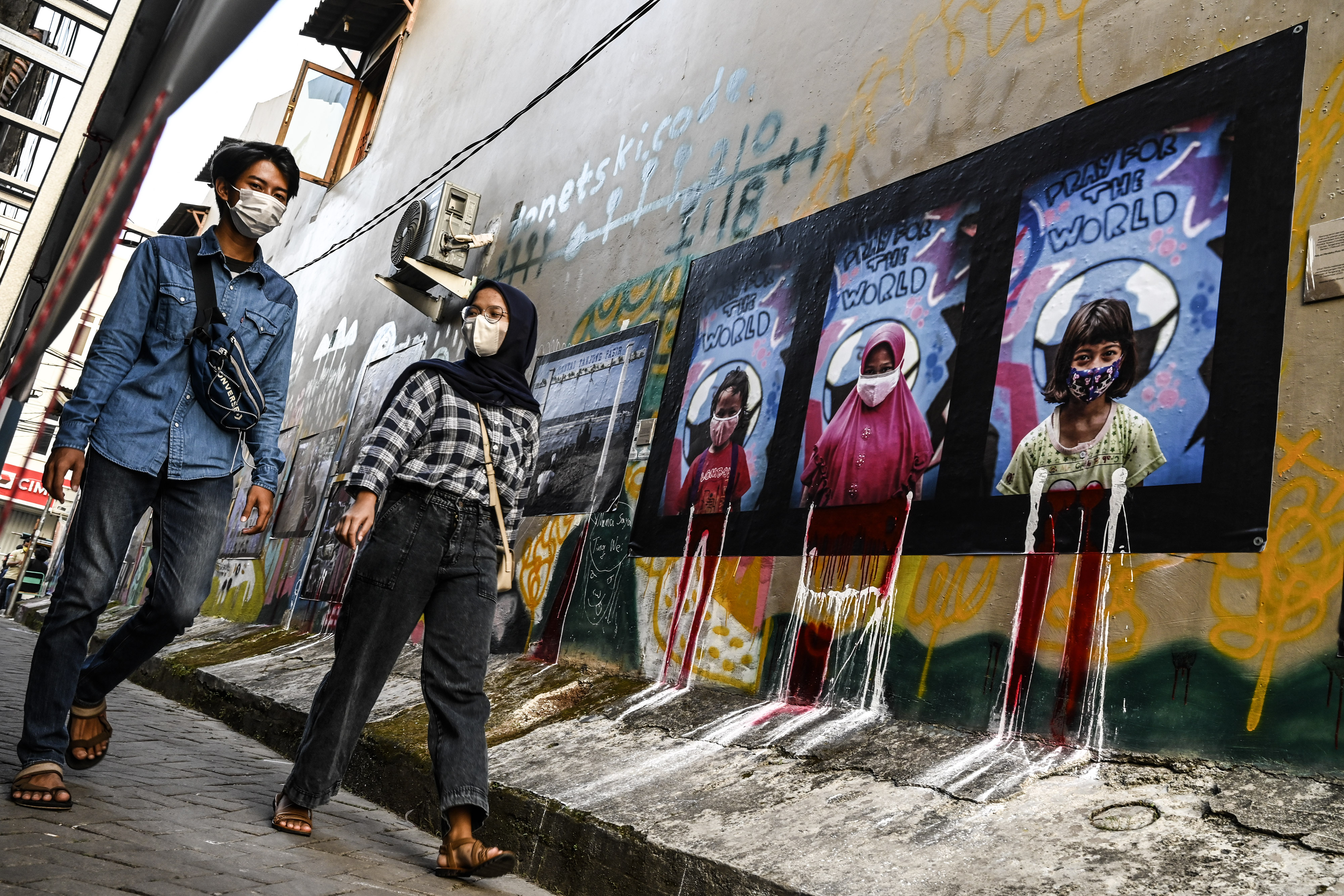 Pameran Fotografi Meredah Covid-19