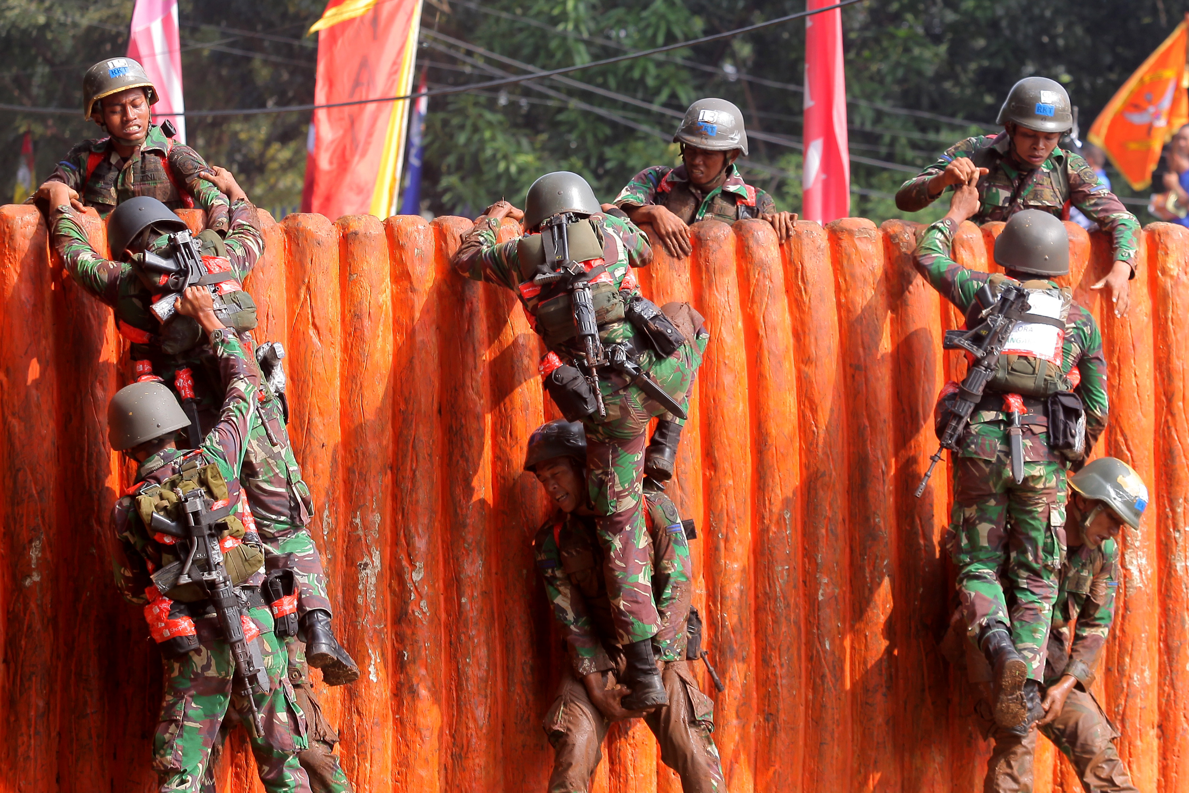 Lomba Pentathlon Marinir