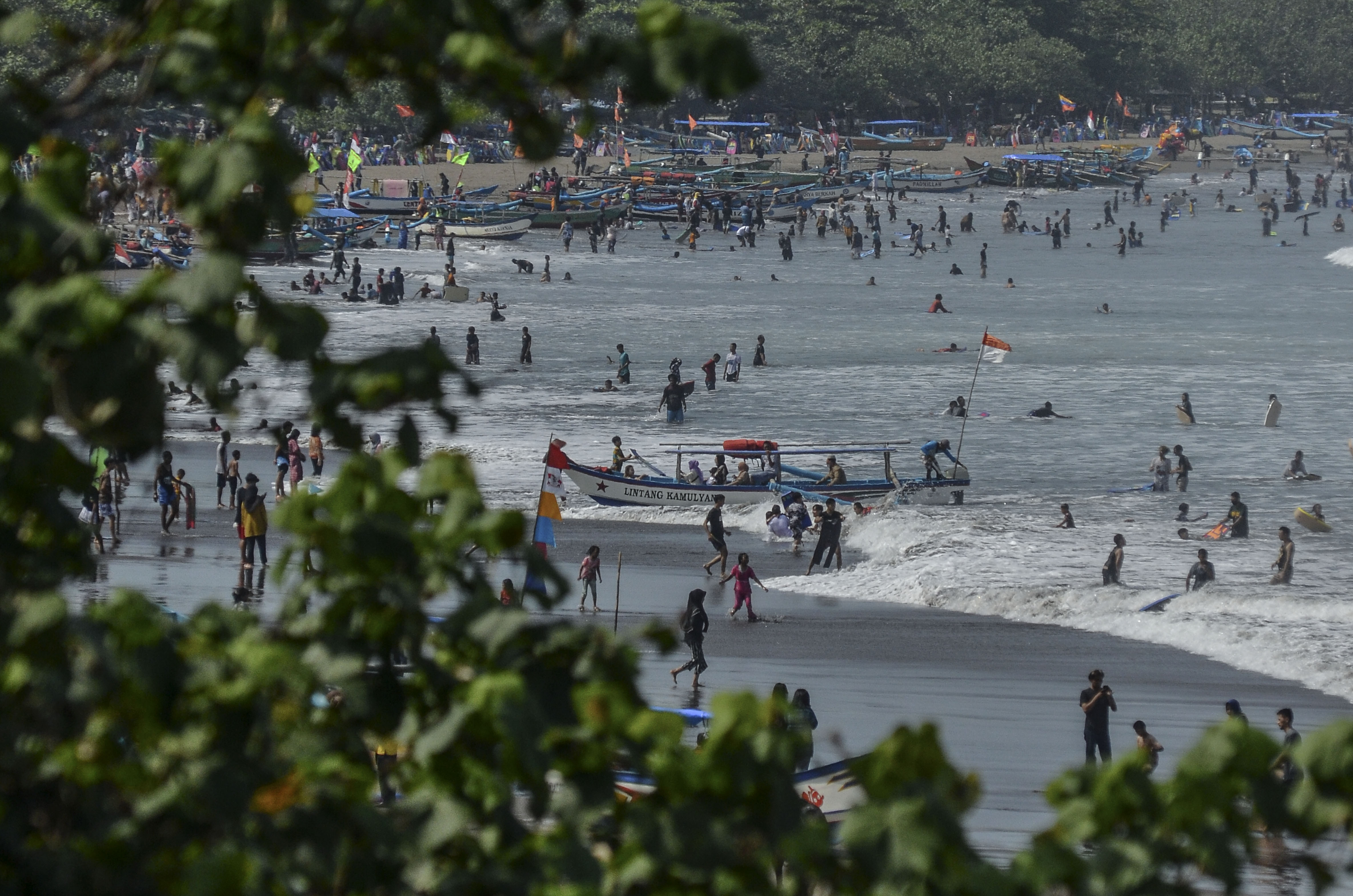 Kawasan Wisata Pangandaran Ditutup