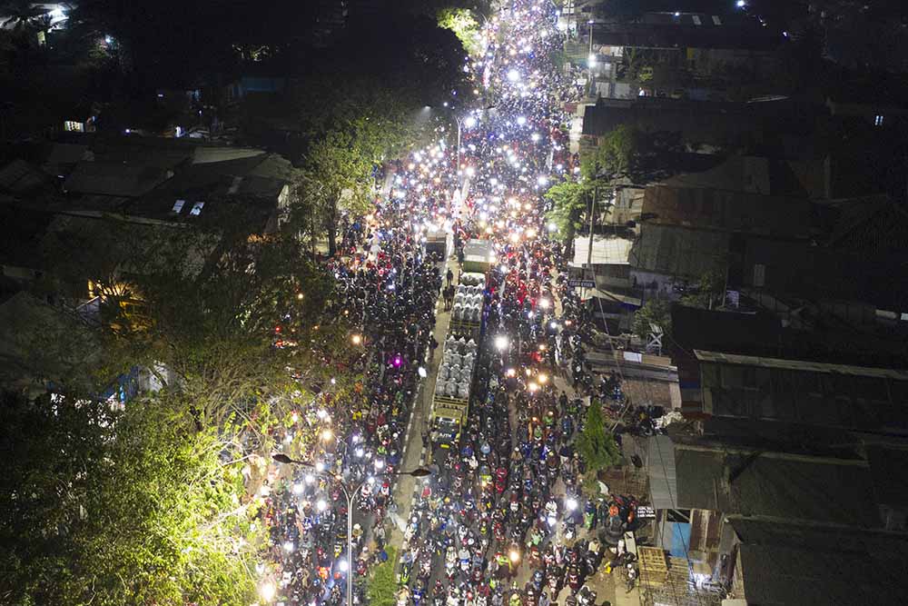 Ribuan Pemudik Motor Terjebak Macet Setelah Diputarbalik 