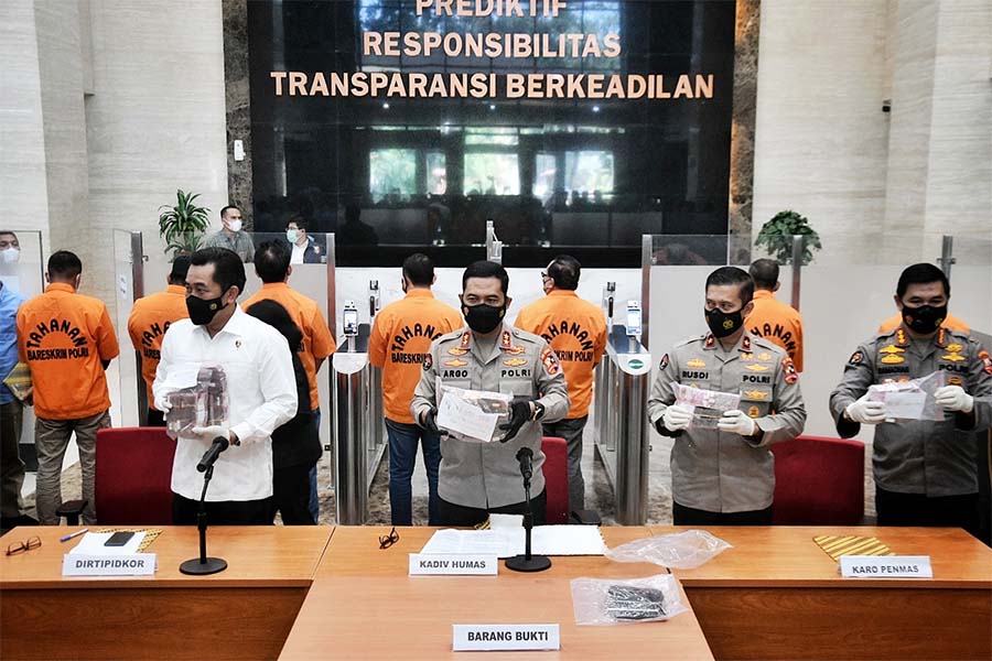 Bareskrim Polri Rilis OTT Bupati Nganjuk Novi Rahman 