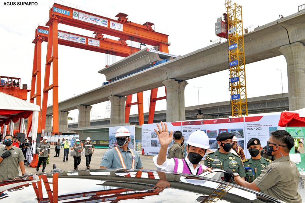 Presiden Jokowi Meninjau Proyek Kereta Cepat Jakarta-Bandung 