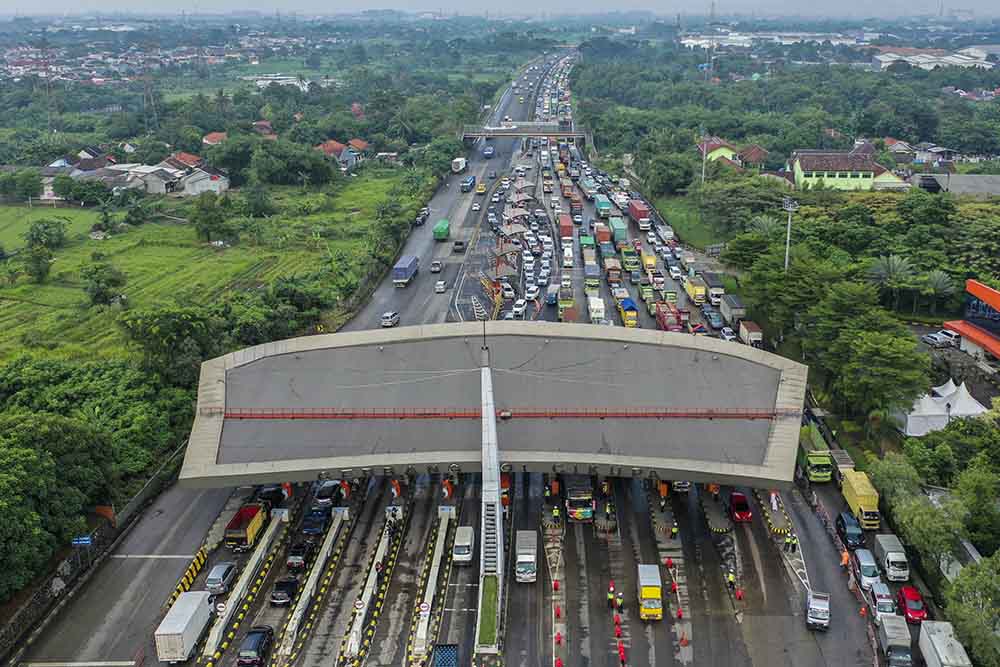 Kemacetan di Pintu Tol Cikupa
