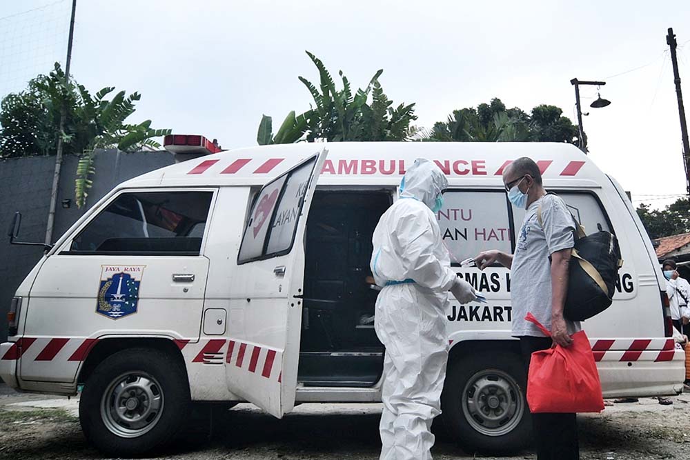 Evakuasi Warga Yang Terpapar Covid-19