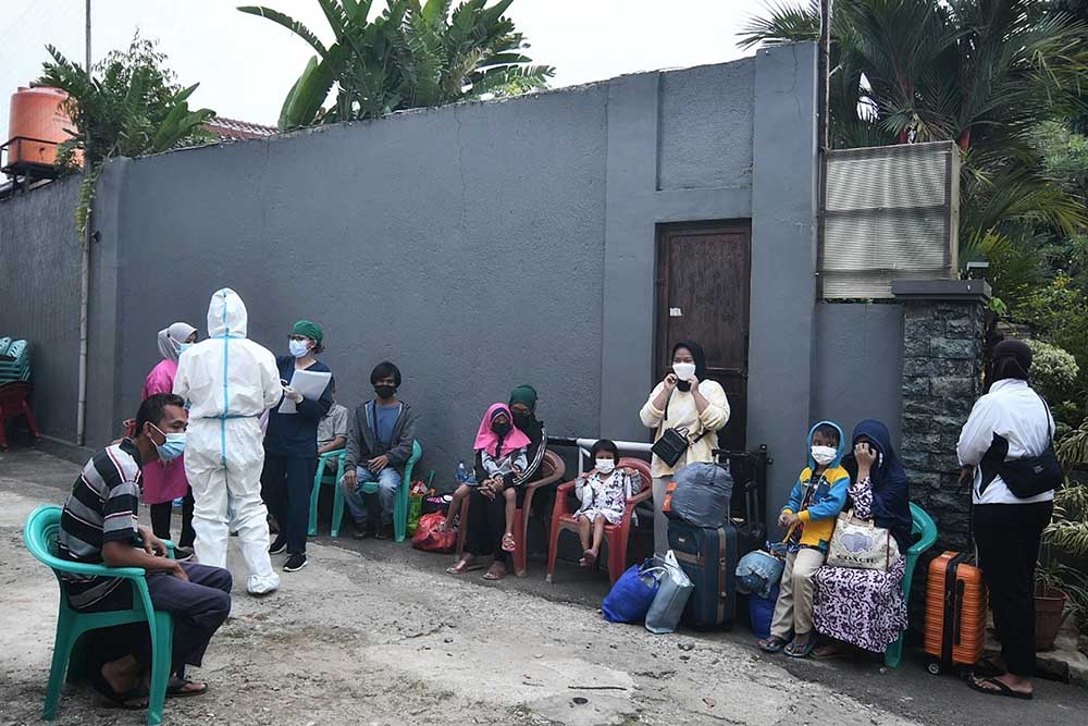 Evakuasi Warga Yang Terpapar Covid-19