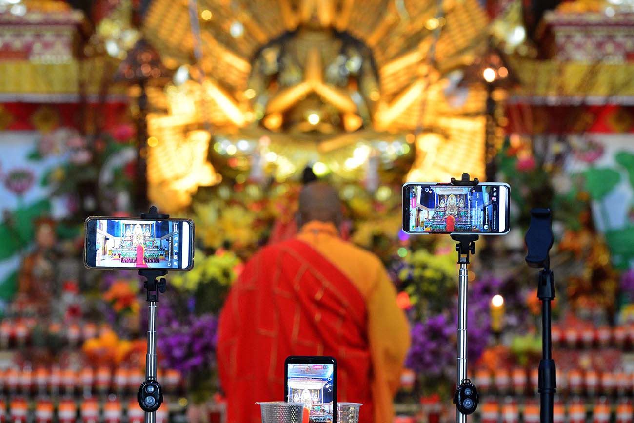 Ibadah Puja Bakti Waisak 2565 BE/2021