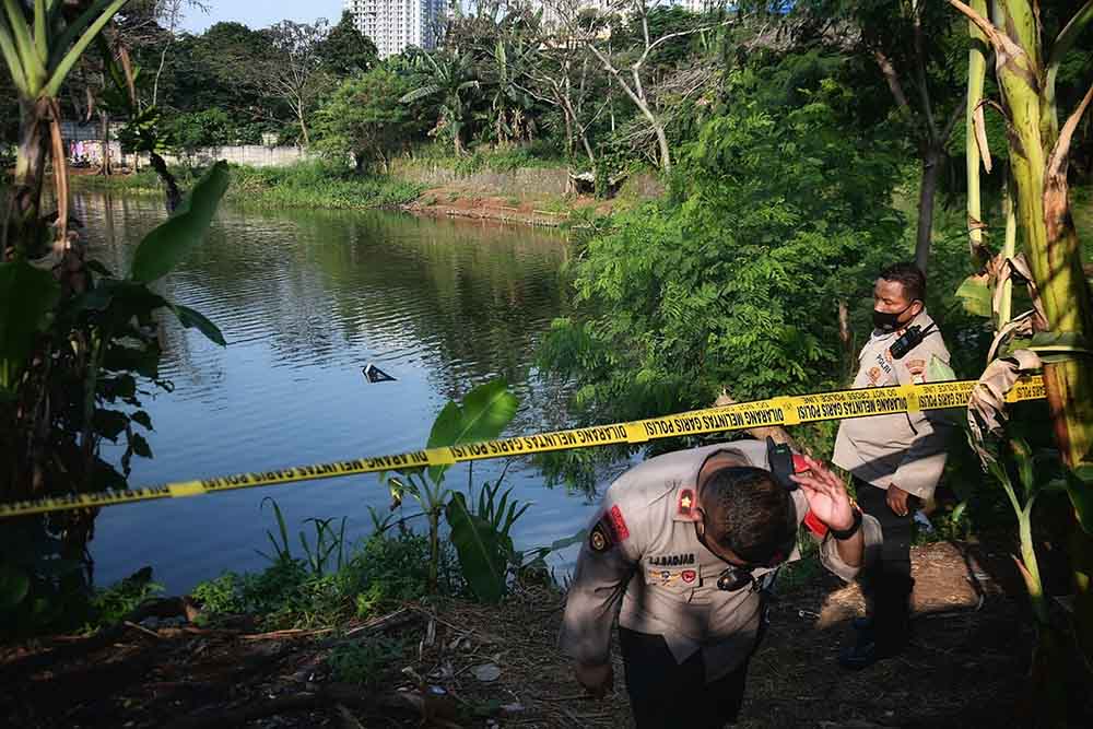 Helikopter Latih Jatuh di Danau Buperta Cibubur