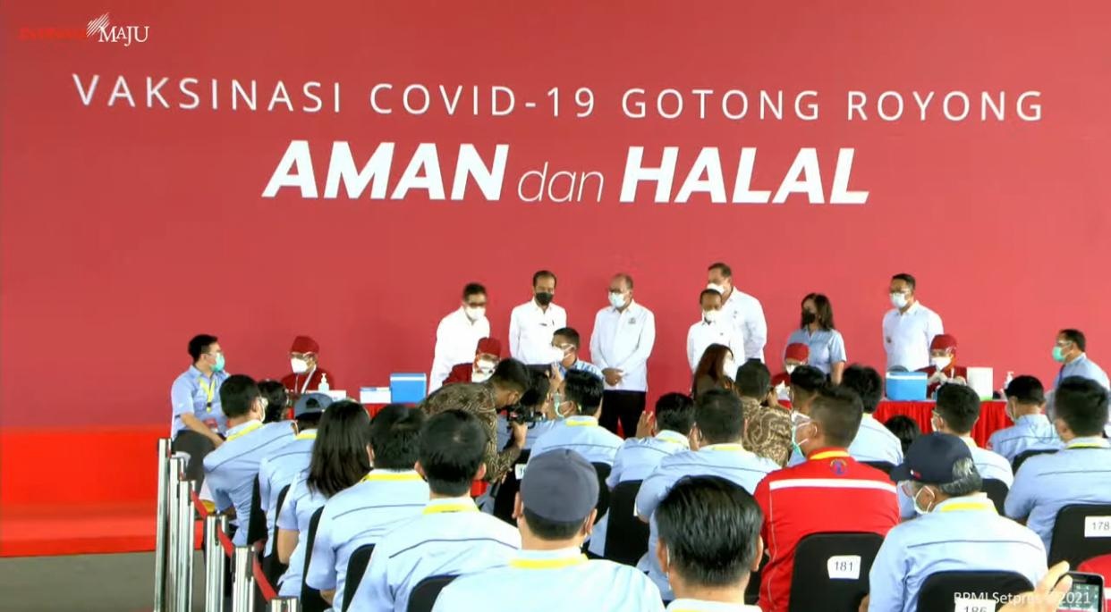 Presiden Jokowi Saksikan Vaksinasi Gotong Royong di Jababeka  