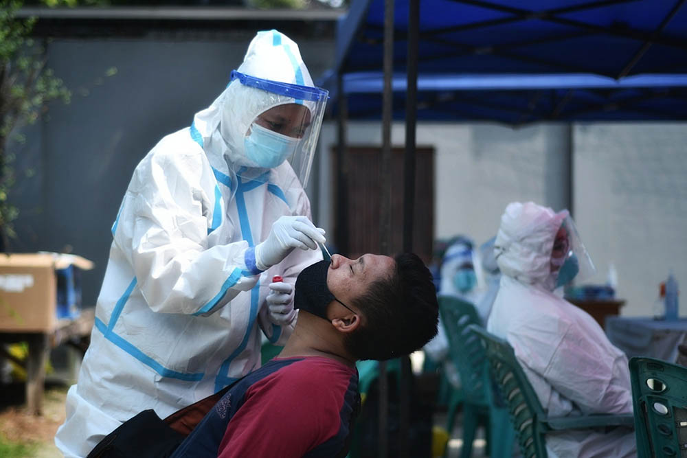 Tes Usap PCR di Kawasan Zona Merah Covid-19
