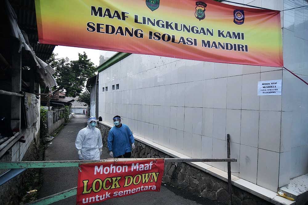 Tes Usap PCR di Kawasan Zona Merah Covid-19