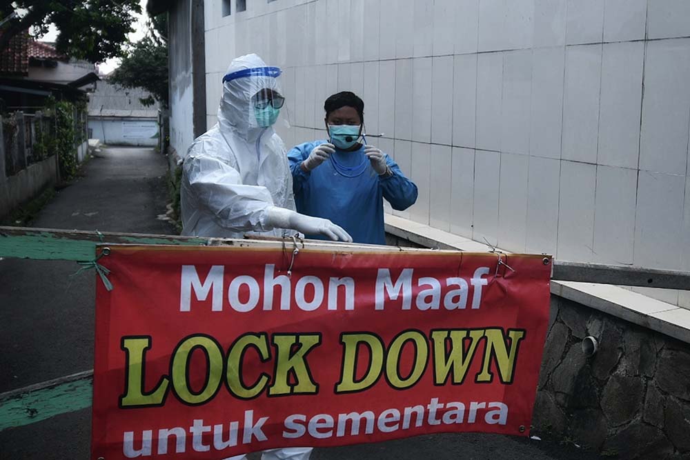 Tes Usap PCR di Kawasan Zona Merah Covid-19