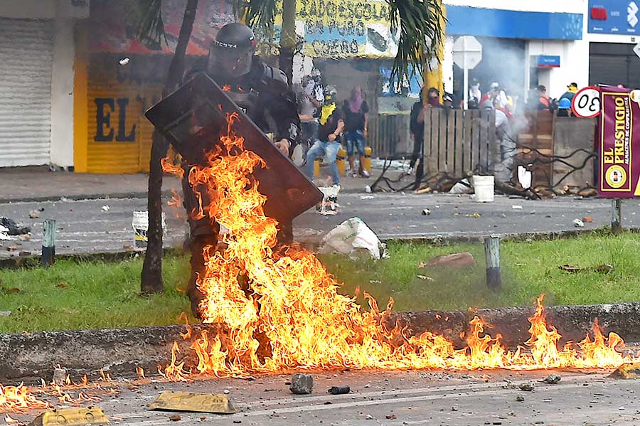 19 Demonstran Tewas Dalam Protes Reformasi Pajak di Kolombia 