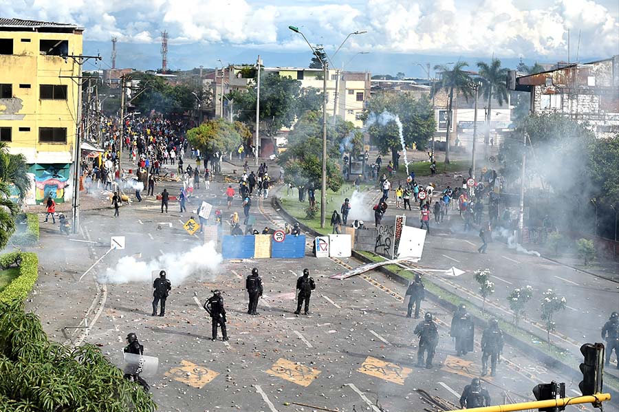 19 Demonstran Tewas Dalam Protes Reformasi Pajak di Kolombia 